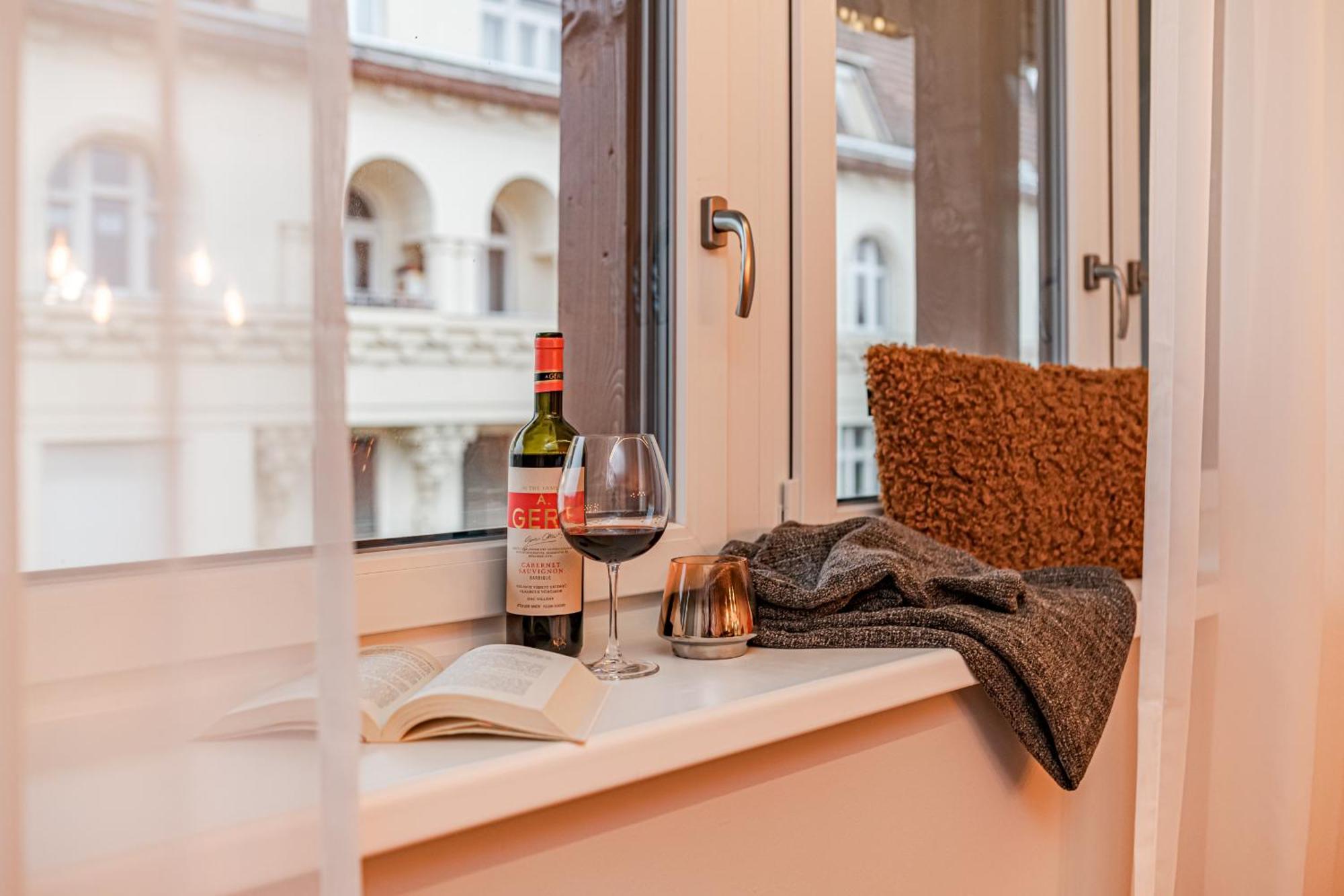 Luxury Tropical Apartment At Budapest Exterior photo